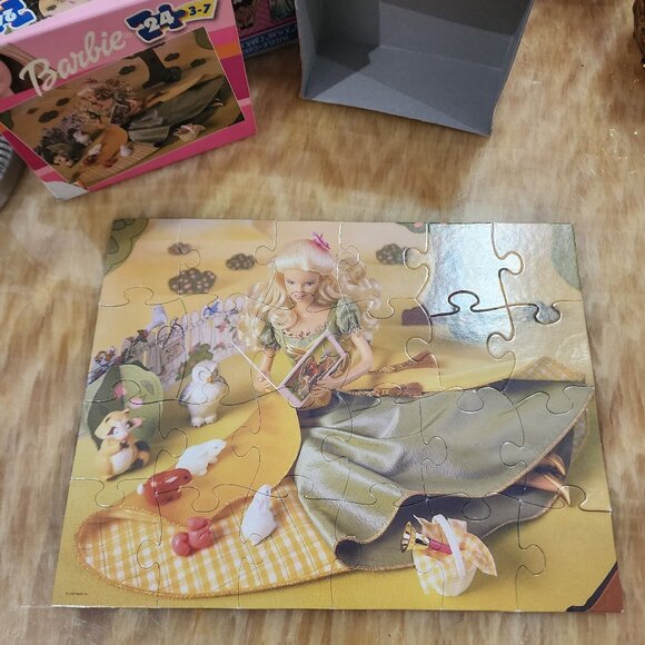 Barbie Puzzle 24 Piece 2000 Mattel Reading Bunny Scene Ages 3-7 Complete - Picture 4 of 7
